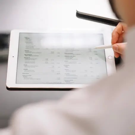 office-worker-with-tablet-pencil