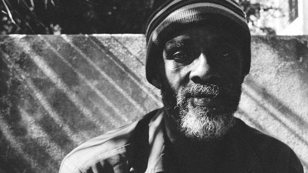 hero-header-cases-neos